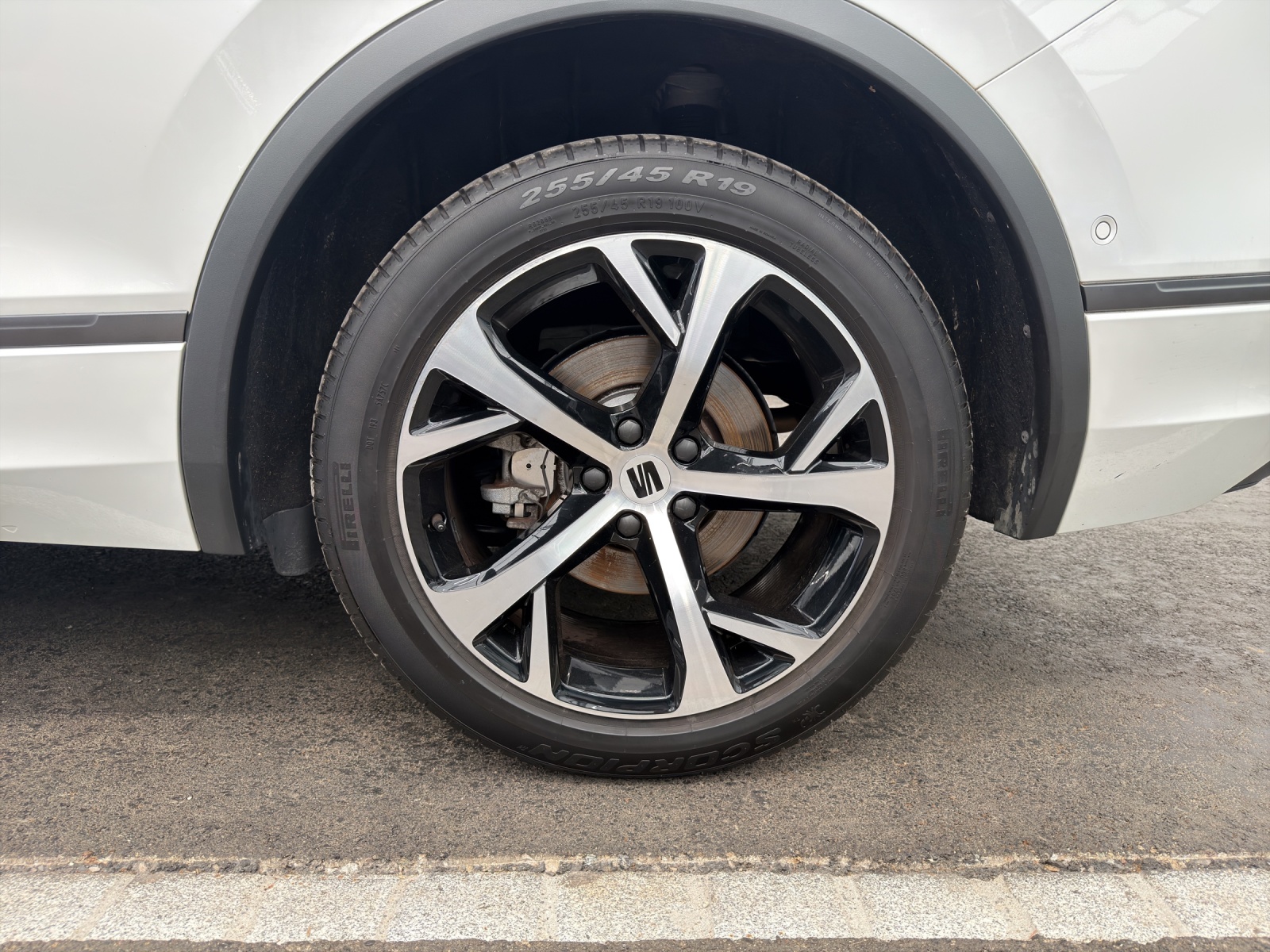 SEAT Tarraco 1.4 e-HYBRID DSG FR - Anhängekupplung - 360-Kamera - Spurwechselassistent-image-14