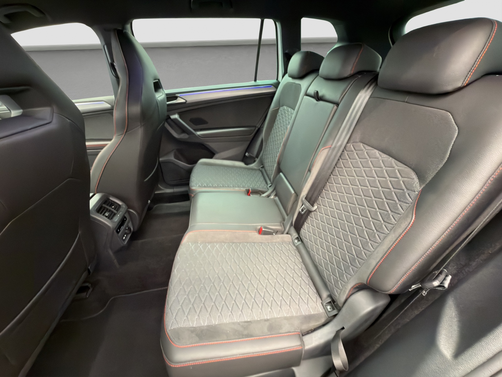 SEAT Tarraco 1.4 e-HYBRID DSG FR - Anhängekupplung - 360-Kamera - Spurwechselassistent-image-10