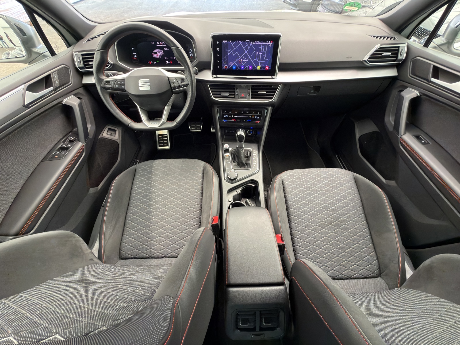 SEAT Tarraco 1.4 e-HYBRID DSG FR - Anhängekupplung - 360-Kamera - Spurwechselassistent-image-6