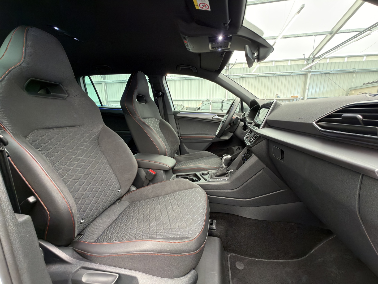 SEAT Tarraco 1.4 e-HYBRID DSG FR - Anhängekupplung - 360-Kamera - Spurwechselassistent-image-11