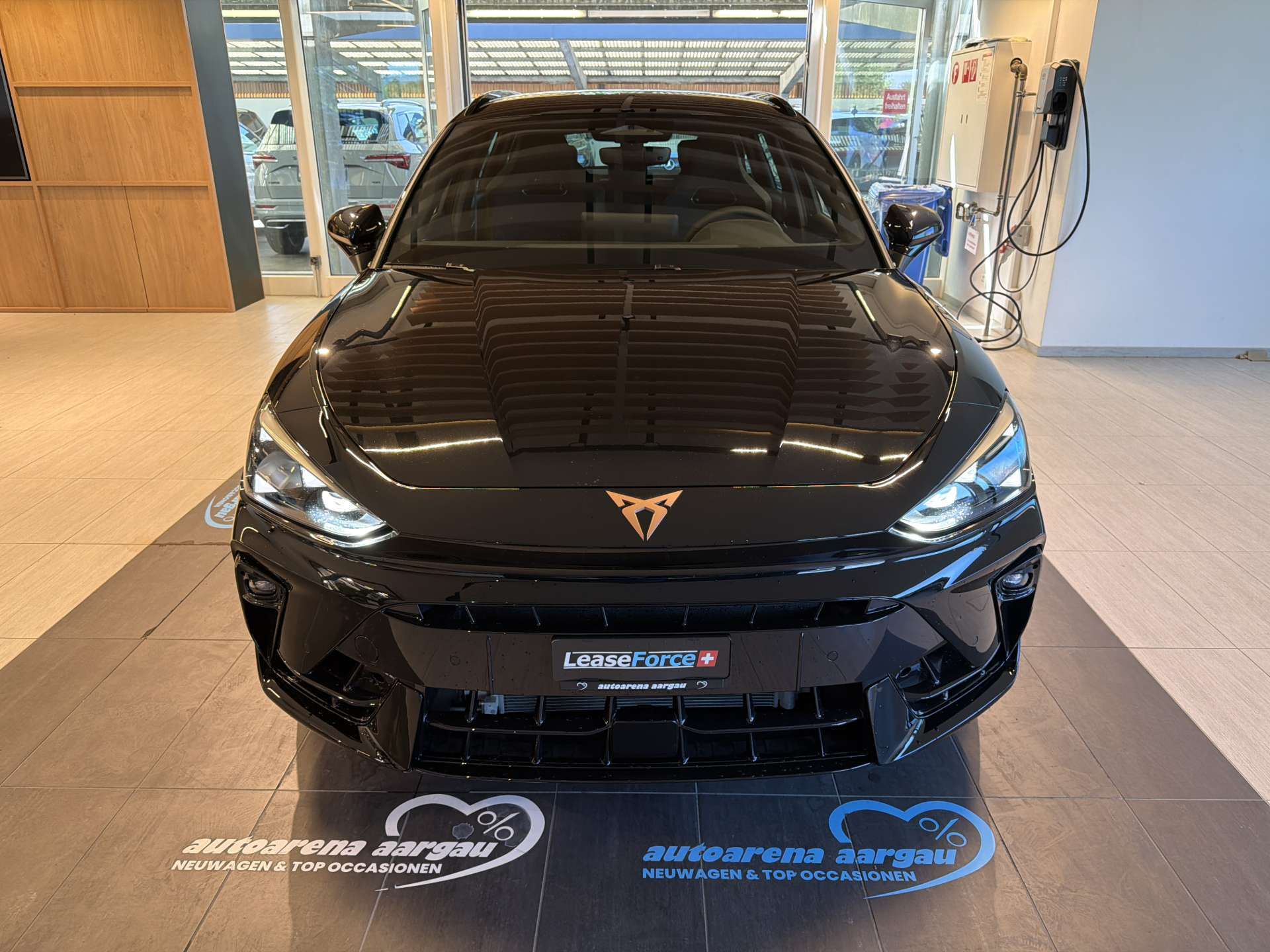 CUPRA LEON ST 2.0 TSi VZ 333PS 4Drive DSG-Automat-image-10