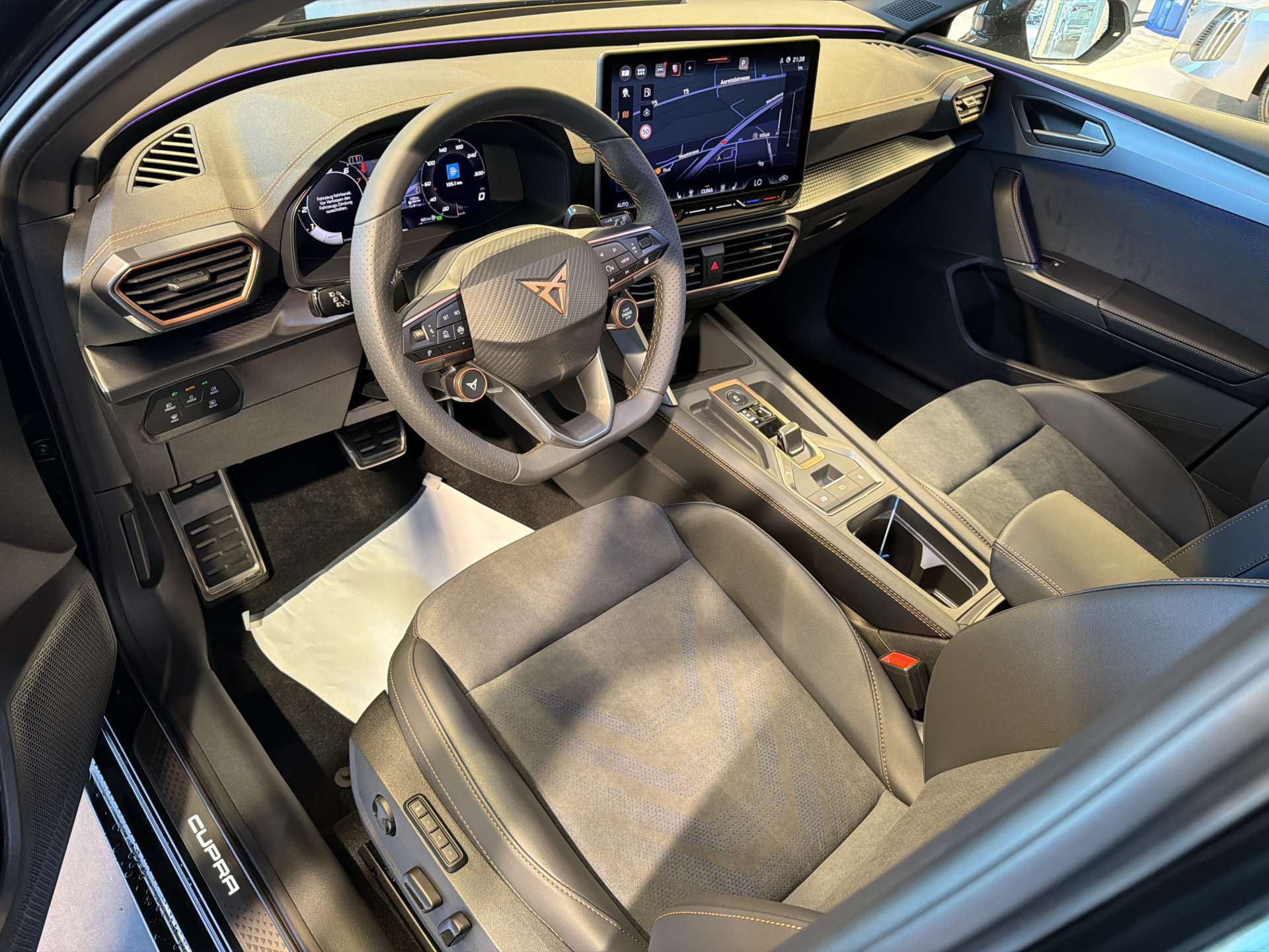 CUPRA LEON ST 2.0 TSi VZ 333PS 4Drive DSG-Automat-image-5