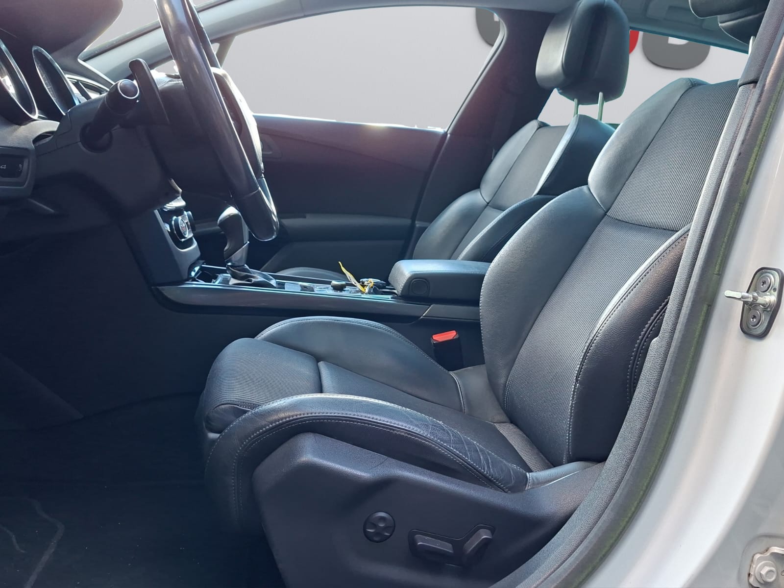 PEUGEOT 508 SW 2.0 HDI Business Automatic-image-10