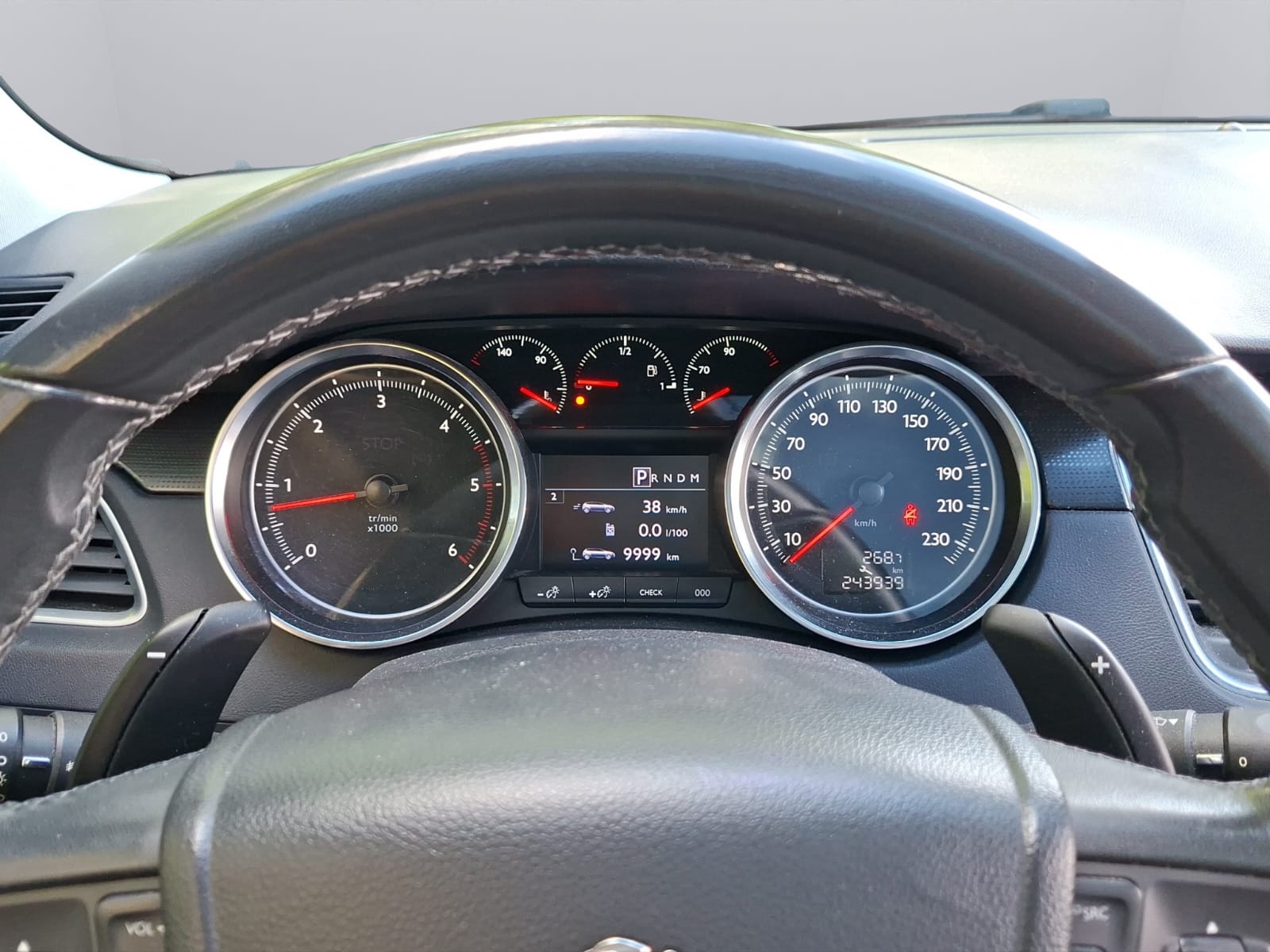 PEUGEOT 508 SW 2.0 HDI Business Automatic-image-17