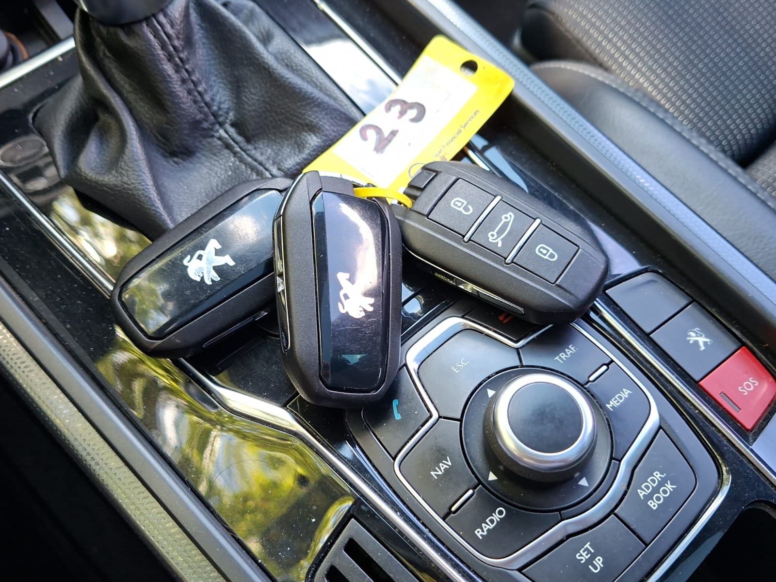 PEUGEOT 508 SW 2.0 HDI Business Automatic-image-16