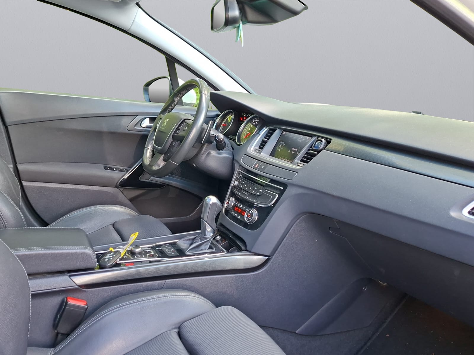 PEUGEOT 508 SW 2.0 HDI Business Automatic-image-12