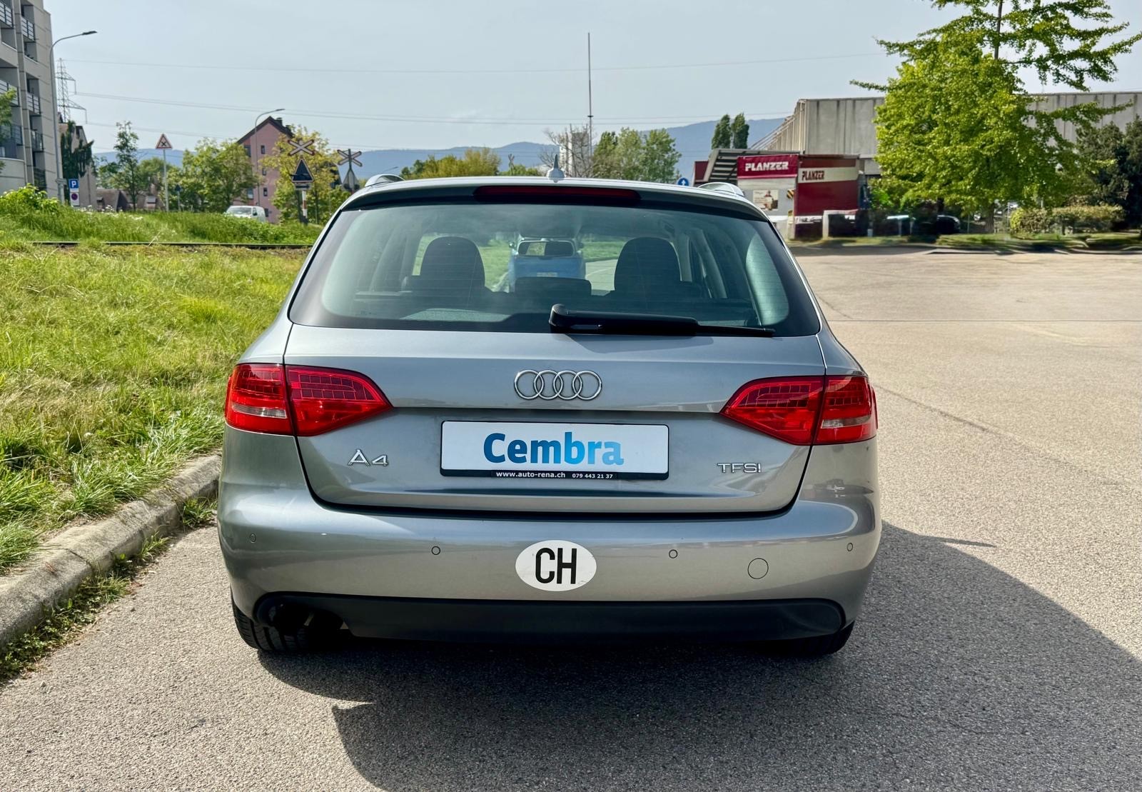 AUDI A4 Avant 1.8 TFSI multitronic-image-4