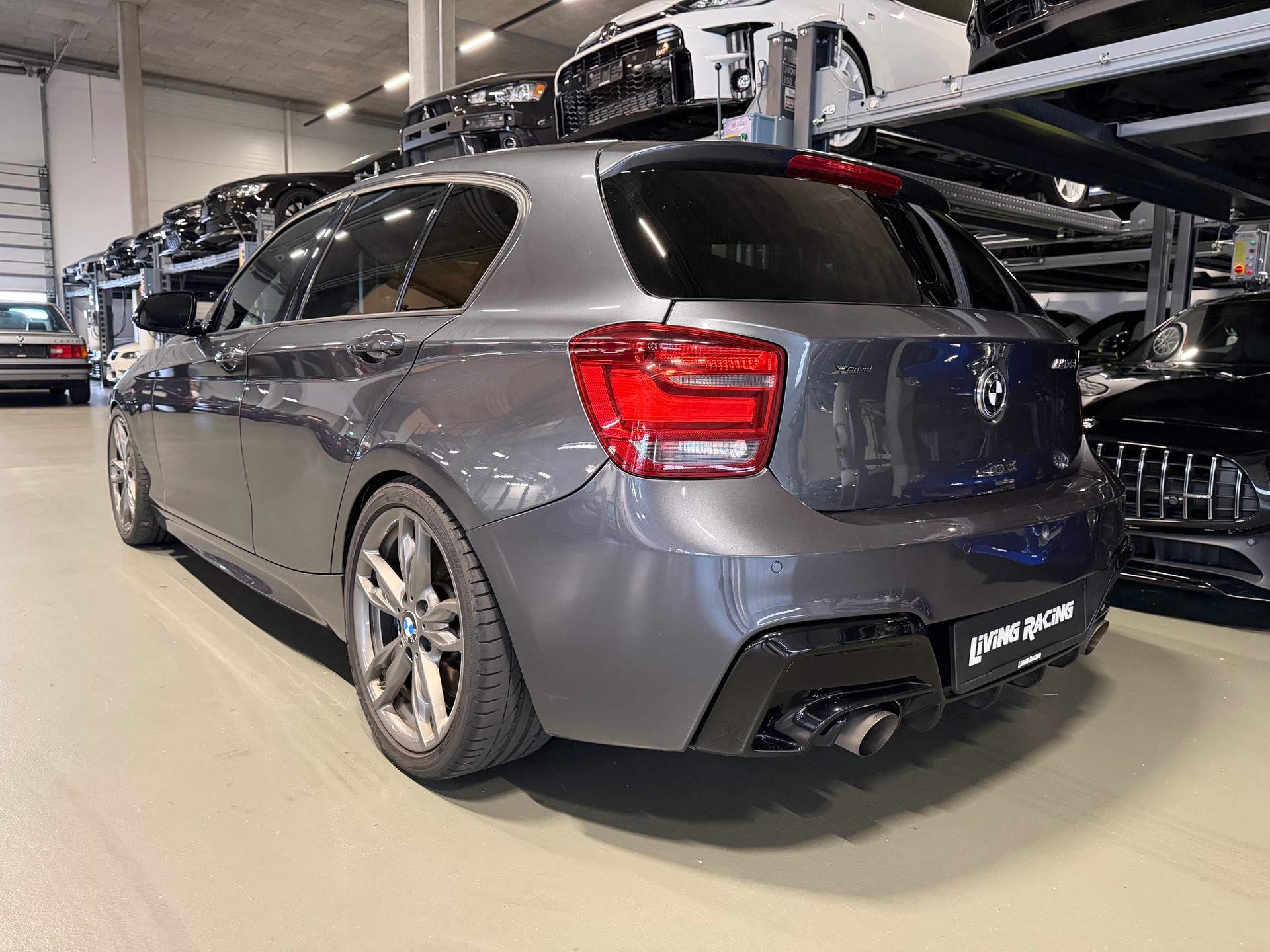 BMW M135i xDrive Steptronic-image-2