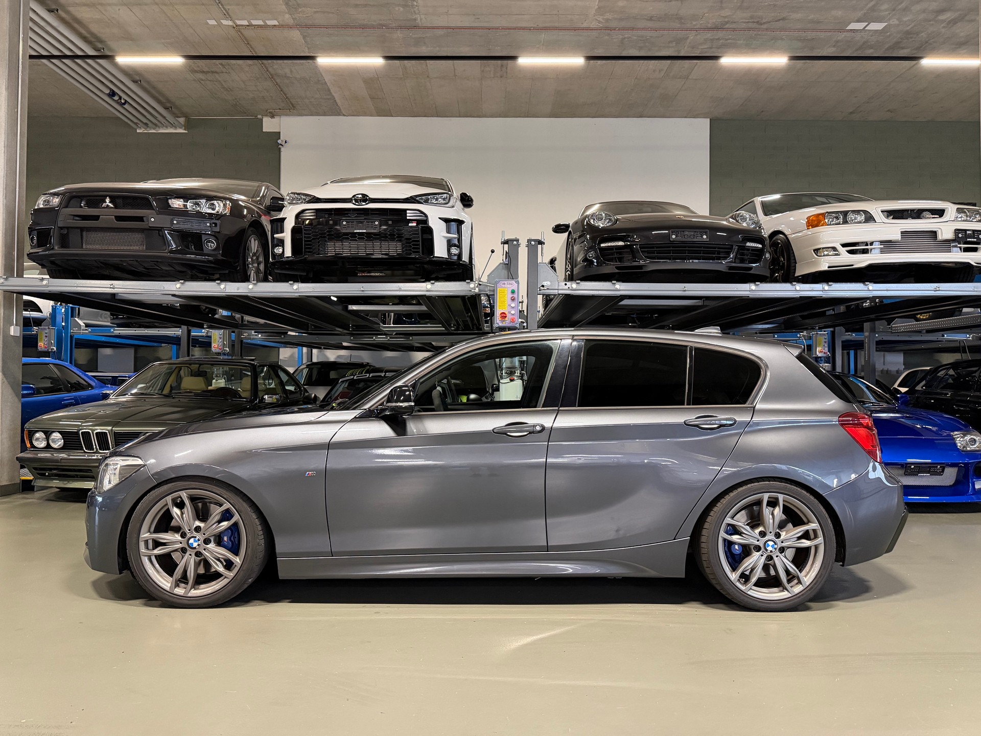 BMW M135i xDrive Steptronic-image-0