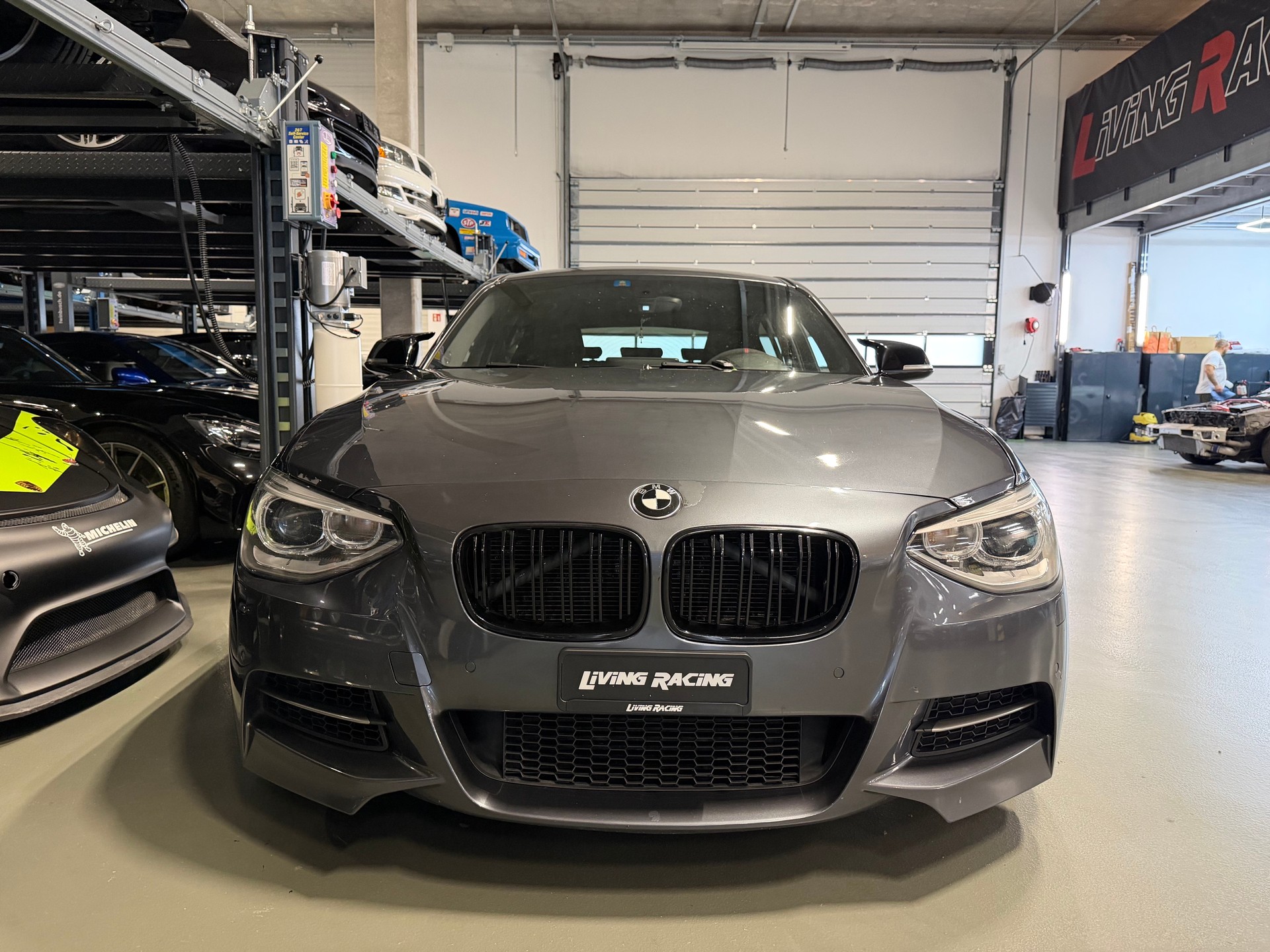 BMW M135i xDrive Steptronic-image-4