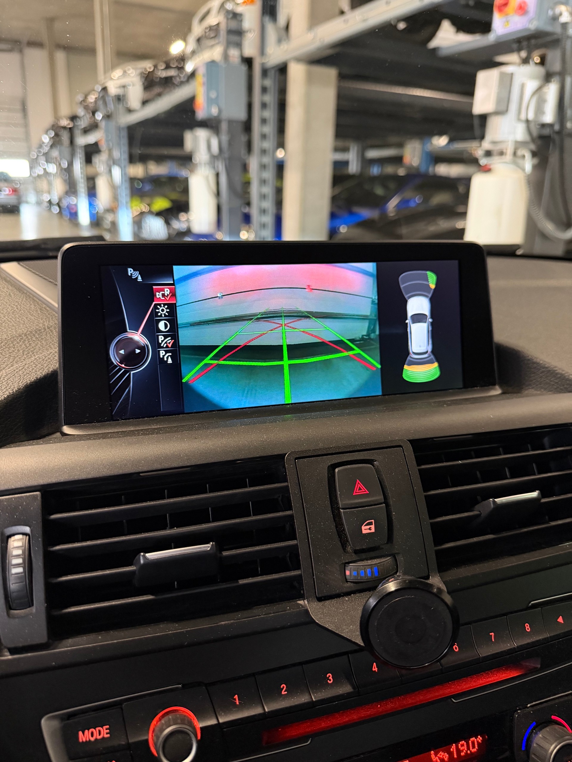 BMW M135i xDrive Steptronic-image-10