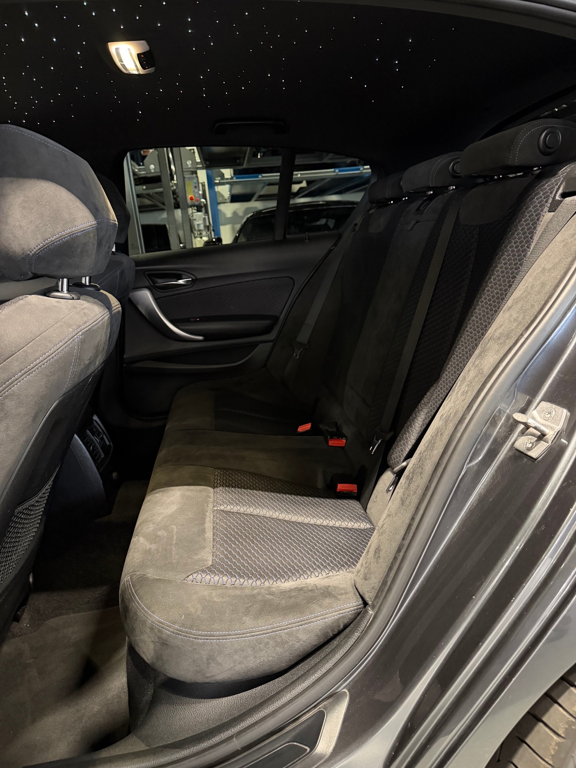 BMW M135i xDrive Steptronic-image-9