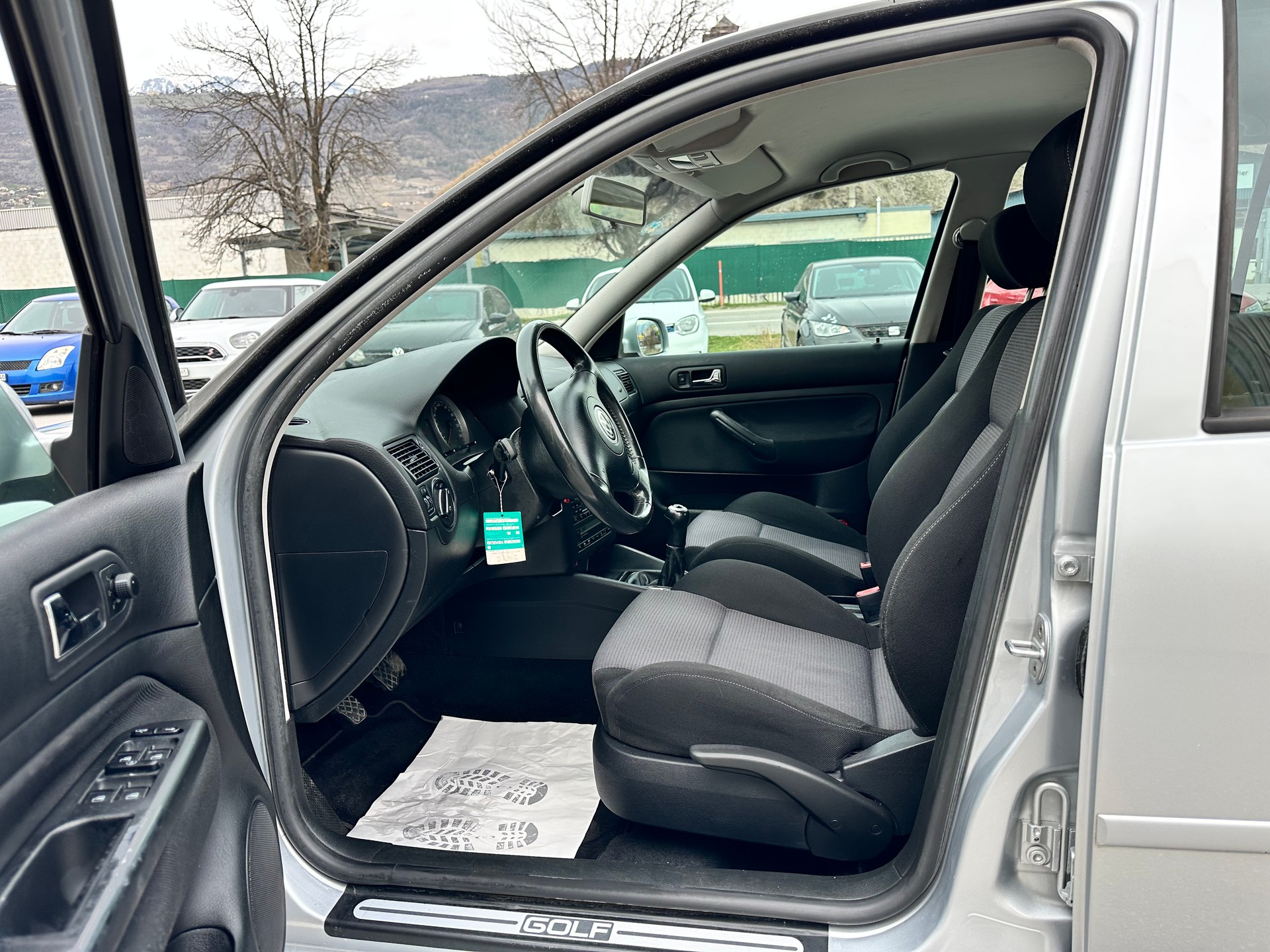 VW Golf 2.0 Comfortline 4Motion-image-8