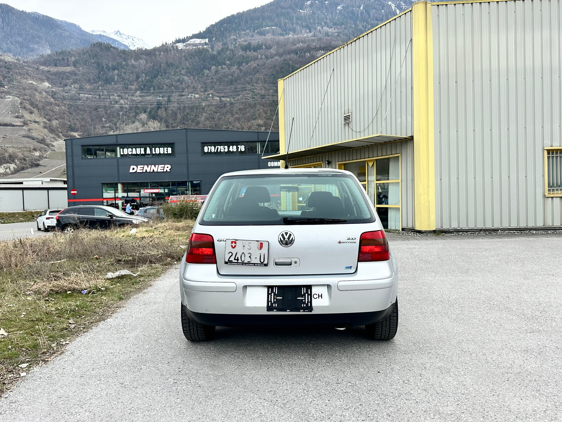 VW Golf 2.0 Comfortline 4Motion-image-7