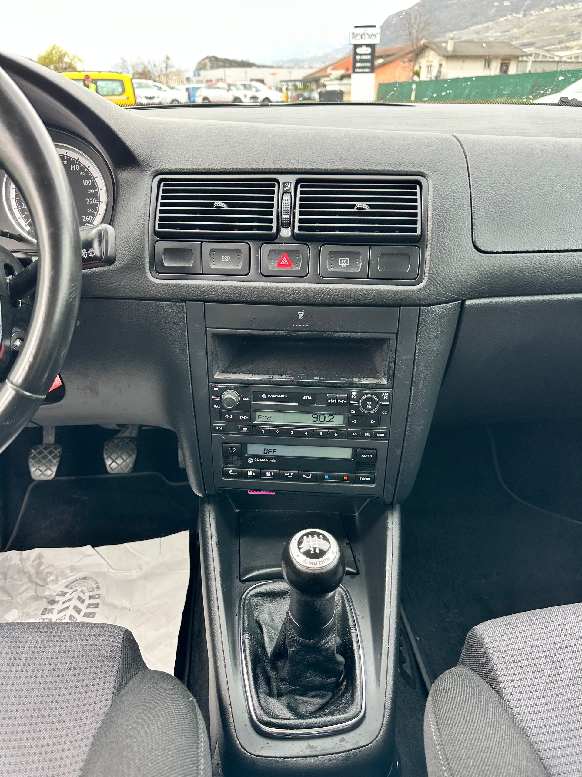 VW Golf 2.0 Comfortline 4Motion-image-13