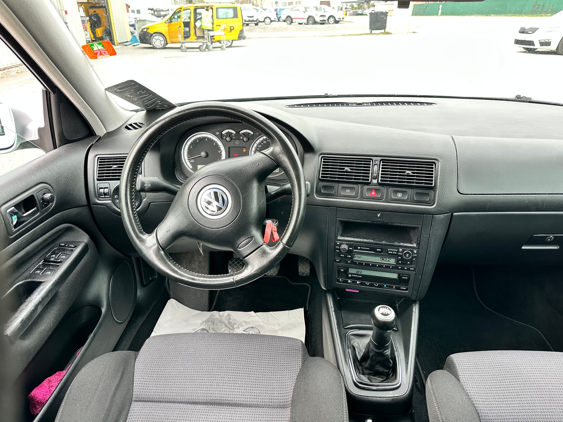 VW Golf 2.0 Comfortline 4Motion-image-11