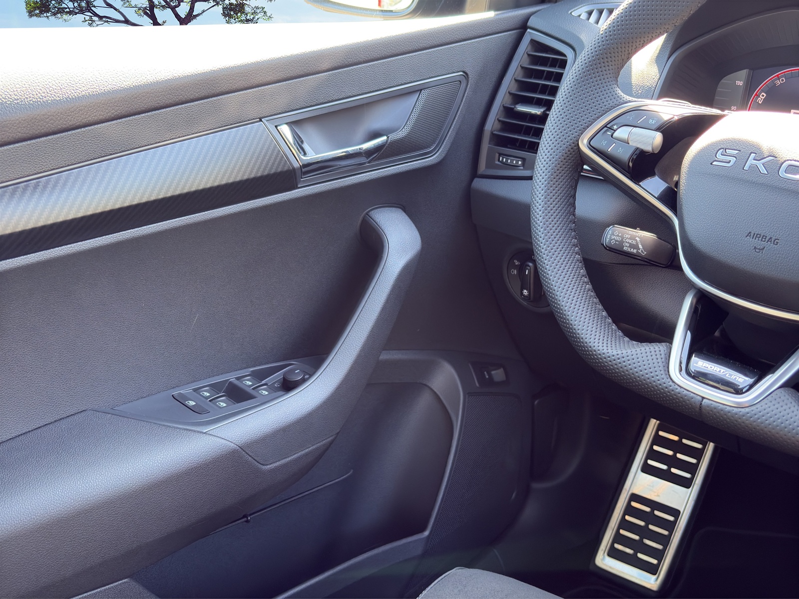 SKODA Karoq 2.0 TSI SportLine 4x4 DSG-image-13