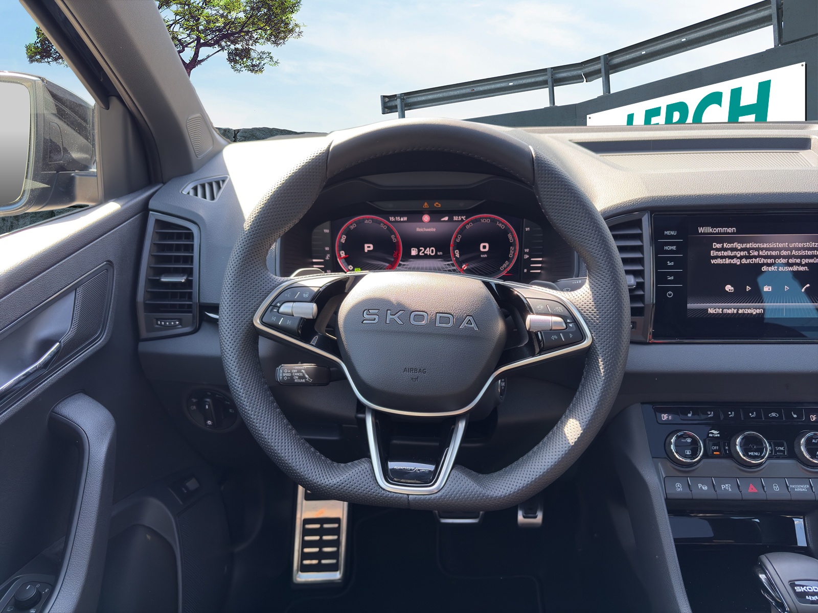 SKODA Karoq 2.0 TSI SportLine 4x4 DSG-image-10