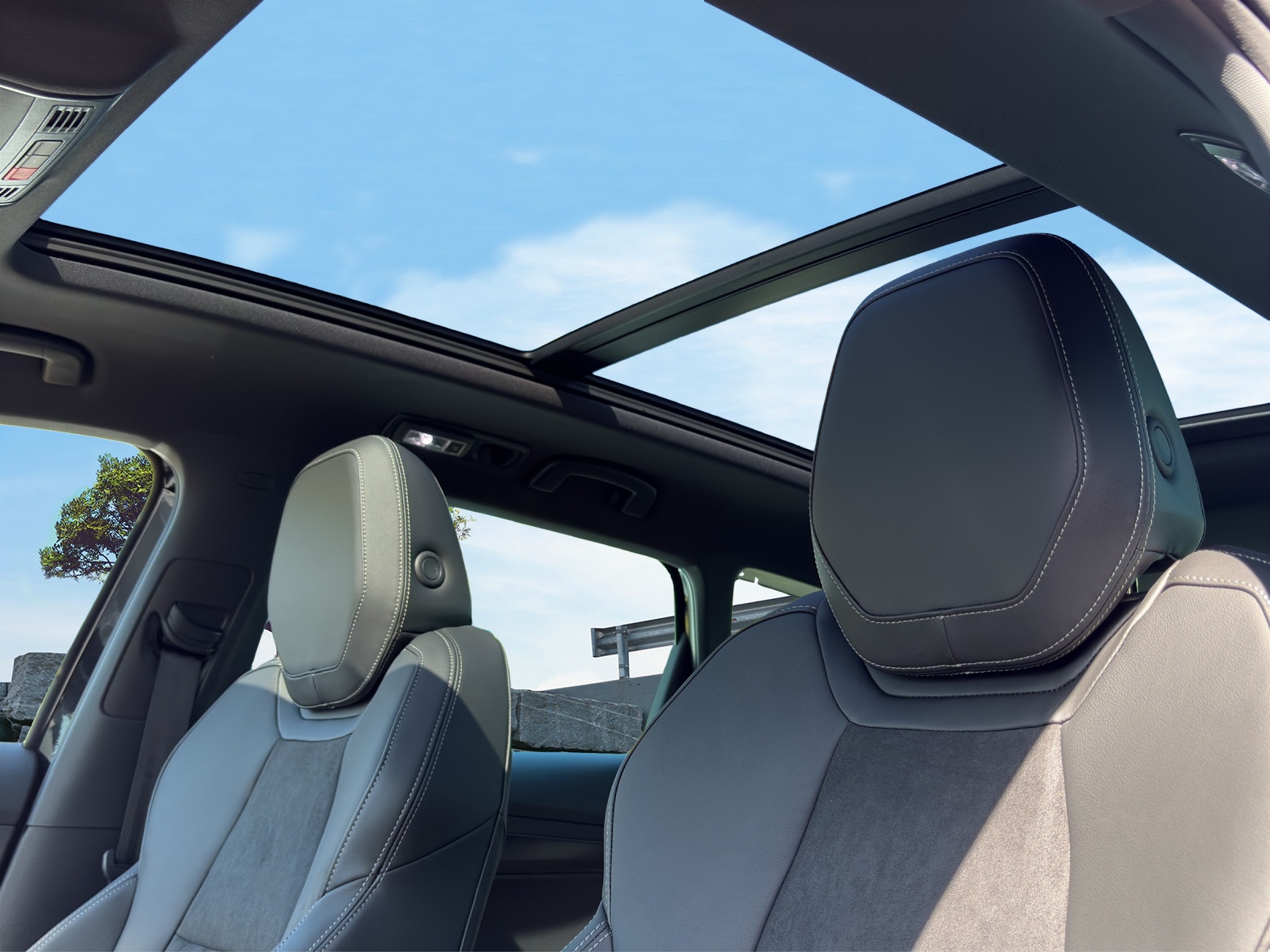 SKODA Karoq 2.0 TSI SportLine 4x4 DSG-image-14