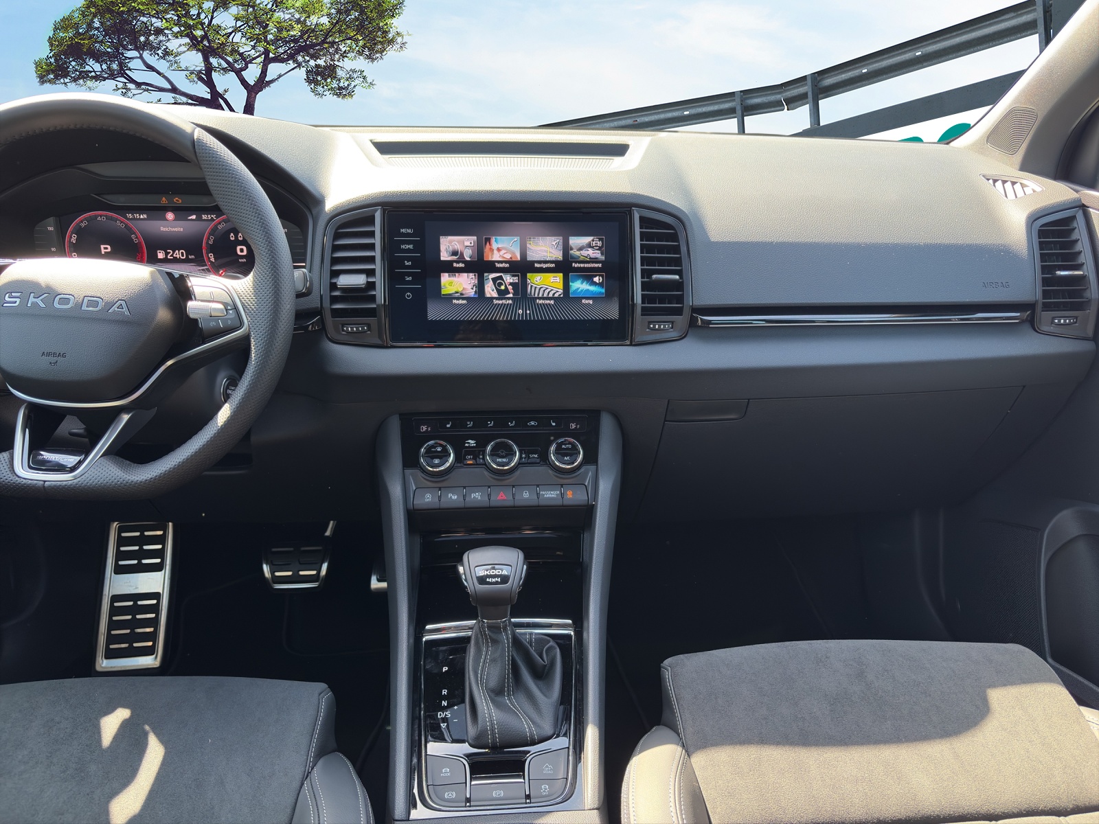 SKODA Karoq 2.0 TSI SportLine 4x4 DSG-image-9