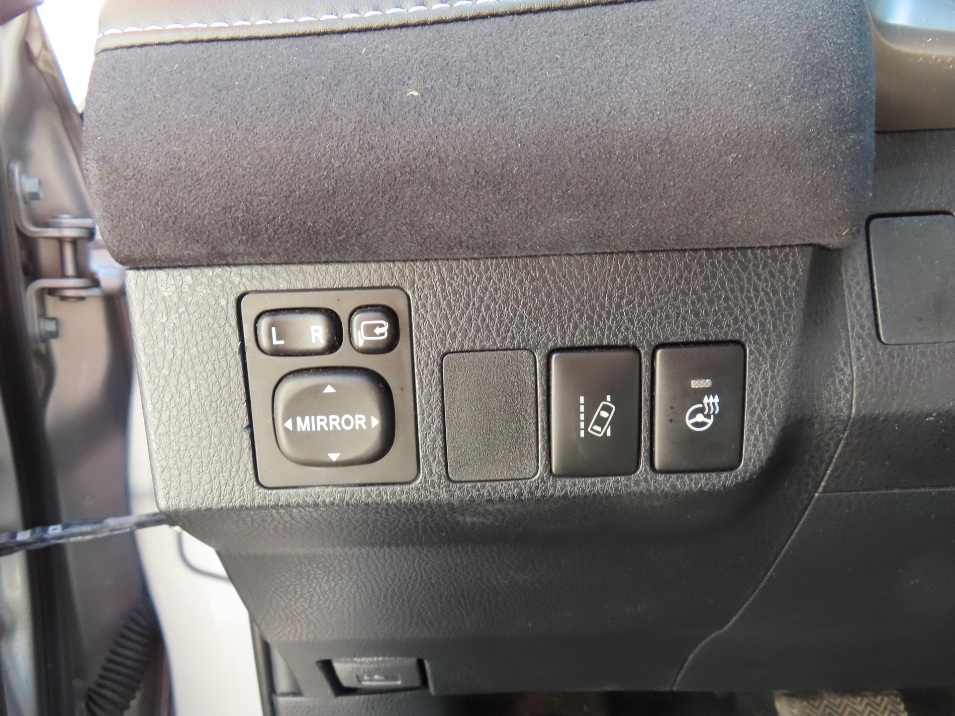 TOYOTA RAV4 2.5 HSD Sapphire-image-15