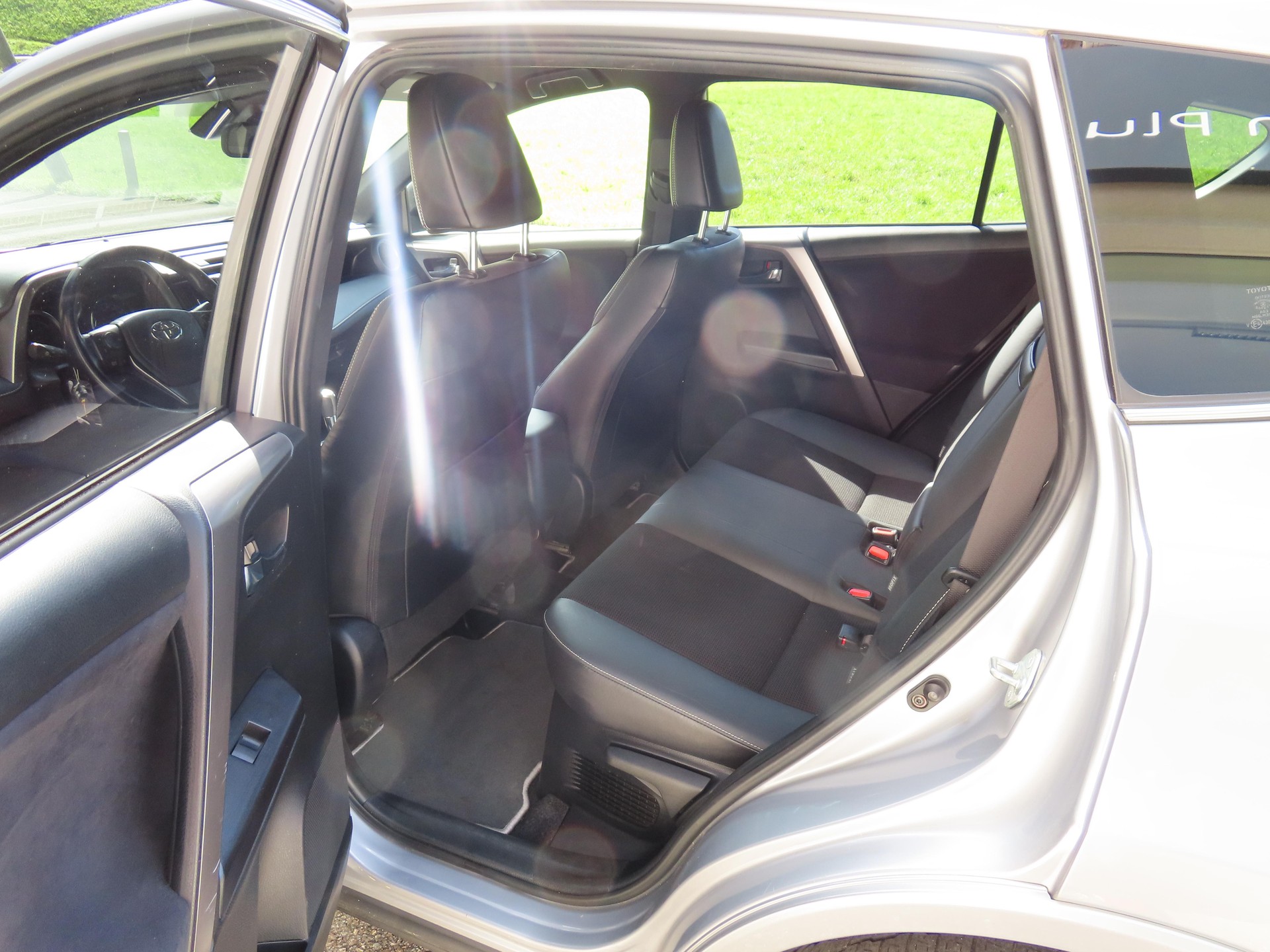 TOYOTA RAV4 2.5 HSD Sapphire-image-6