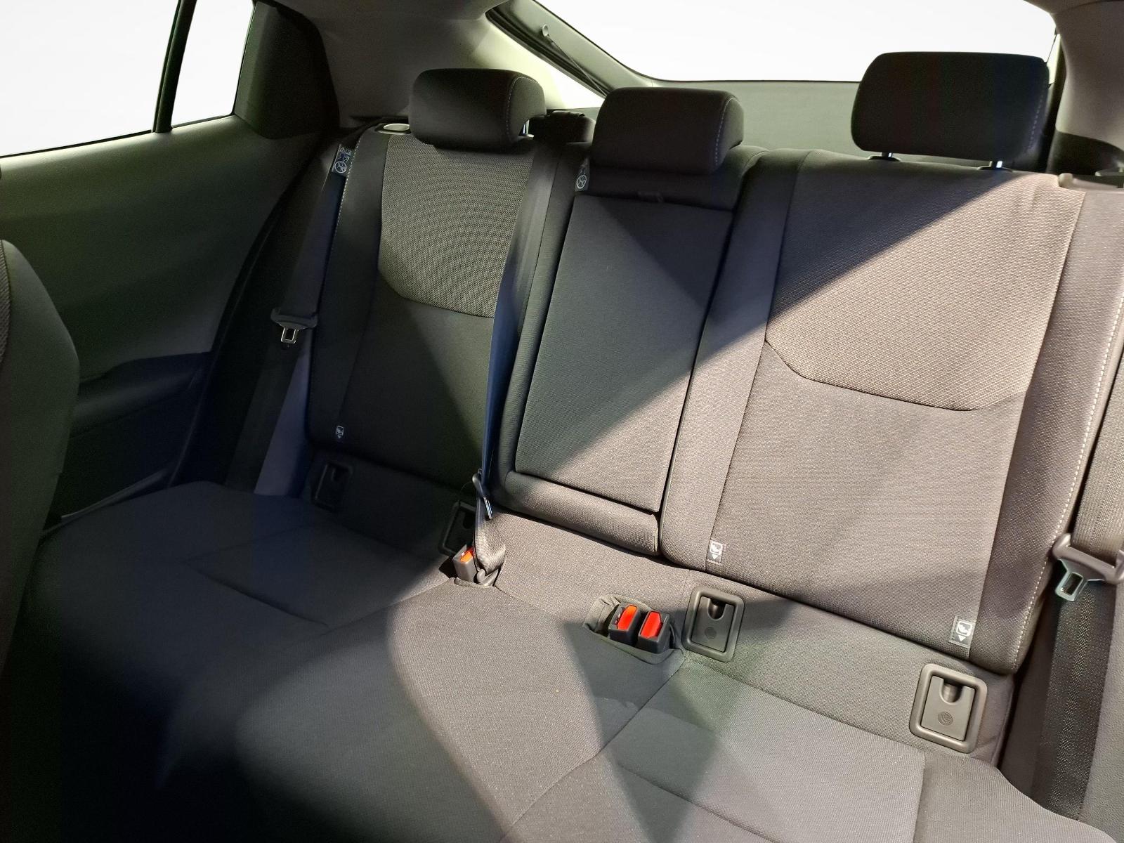 TOYOTA Prius 2.0 Plug-In-Hybrid Style-image-10