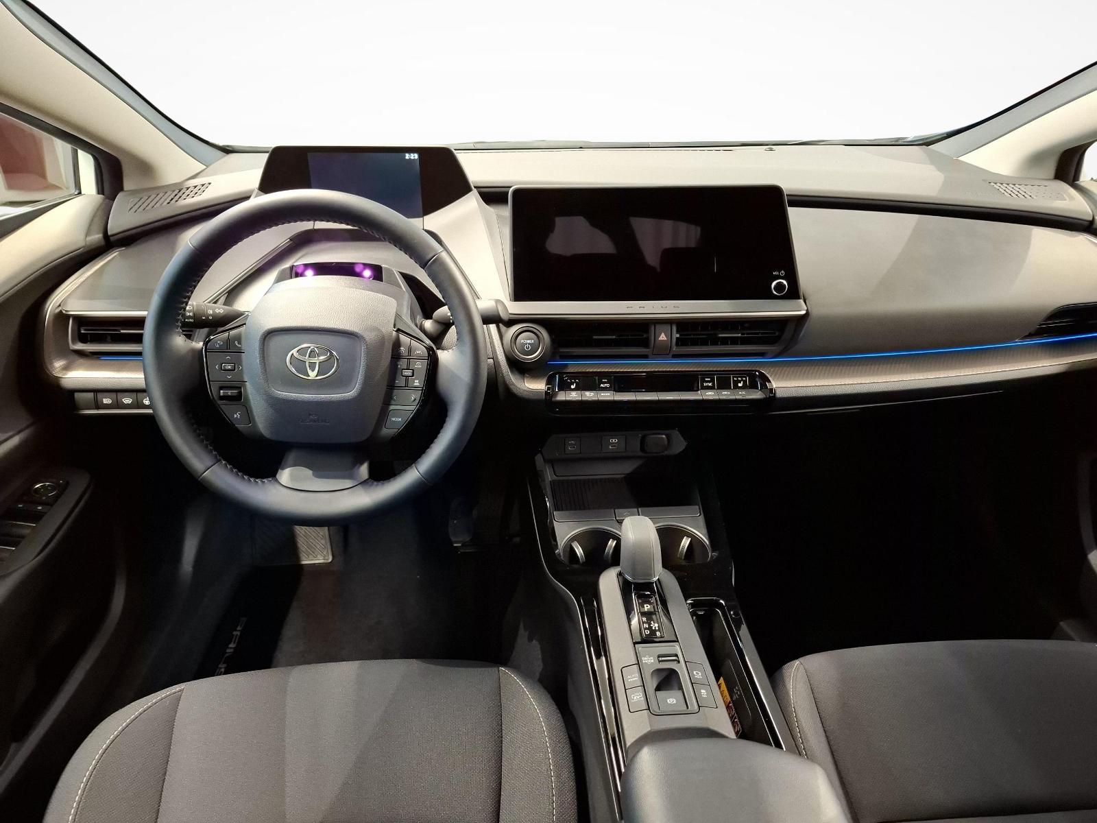 TOYOTA Prius 2.0 Plug-In-Hybrid Style-image-8