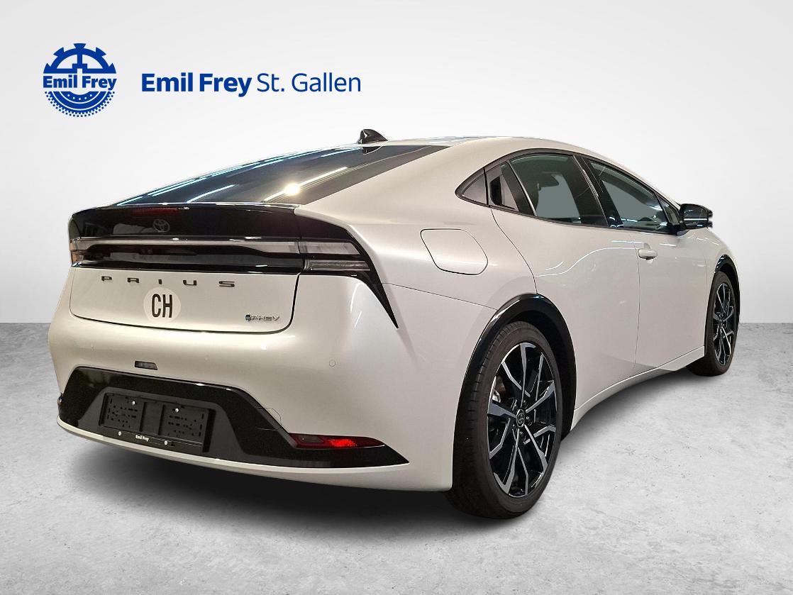 TOYOTA Prius 2.0 Plug-In-Hybrid Style-image-4