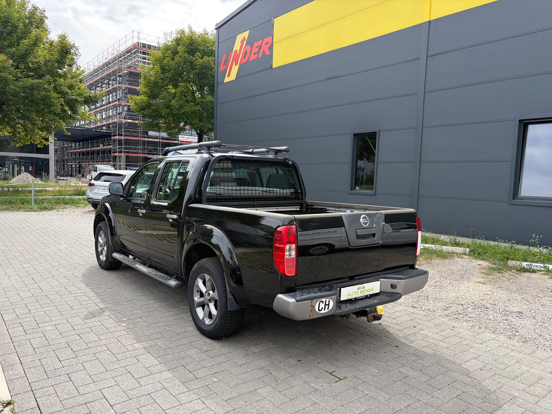 NISSAN Navara Double Cab LE 2.5 dCi 4WD LB-image-7
