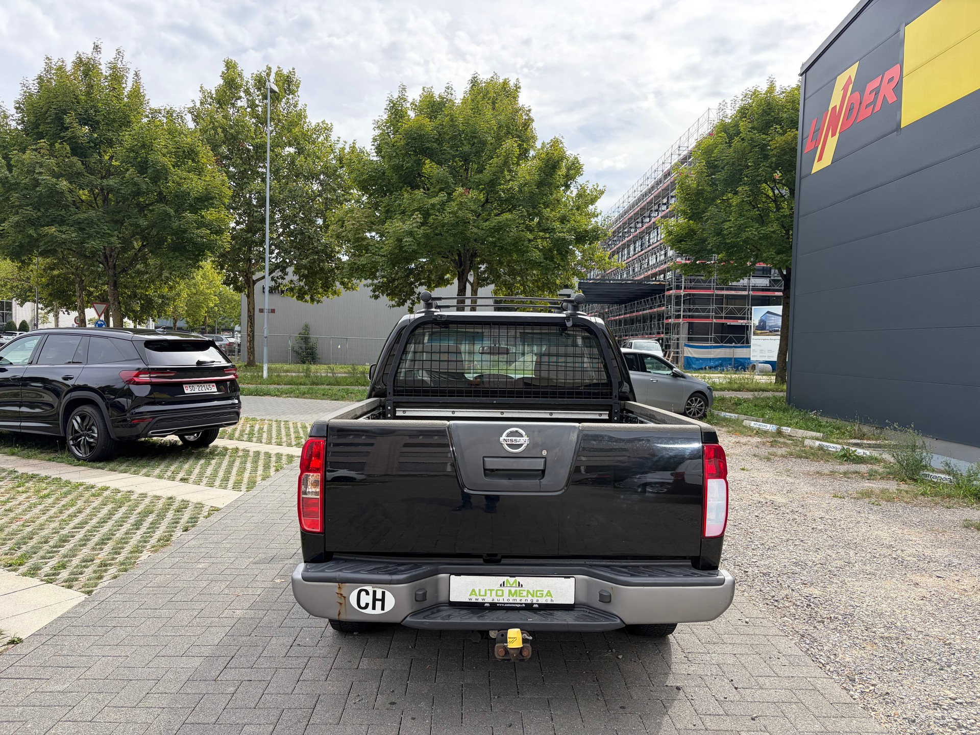 NISSAN Navara Double Cab LE 2.5 dCi 4WD LB-image-6
