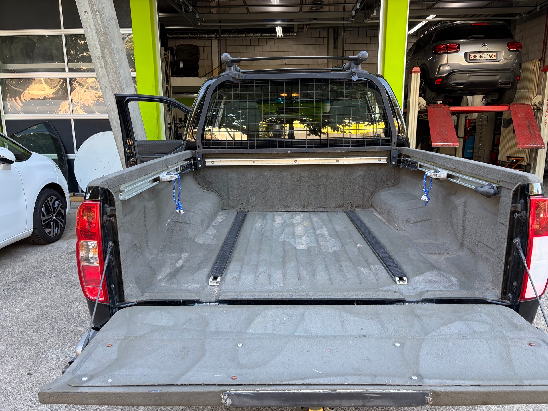 NISSAN Navara Double Cab LE 2.5 dCi 4WD LB-image-14