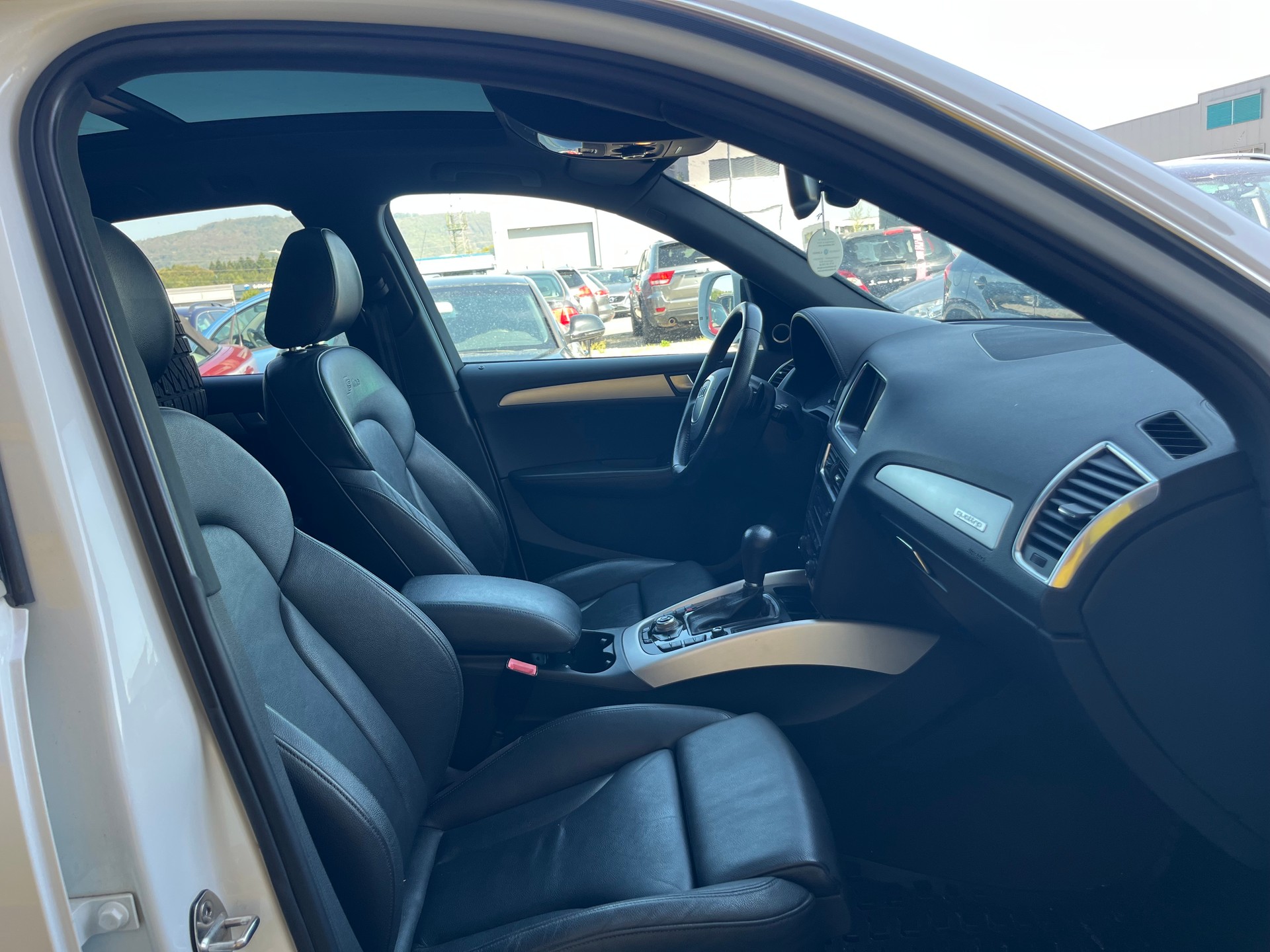 AUDI Q5 S-Line-image-8