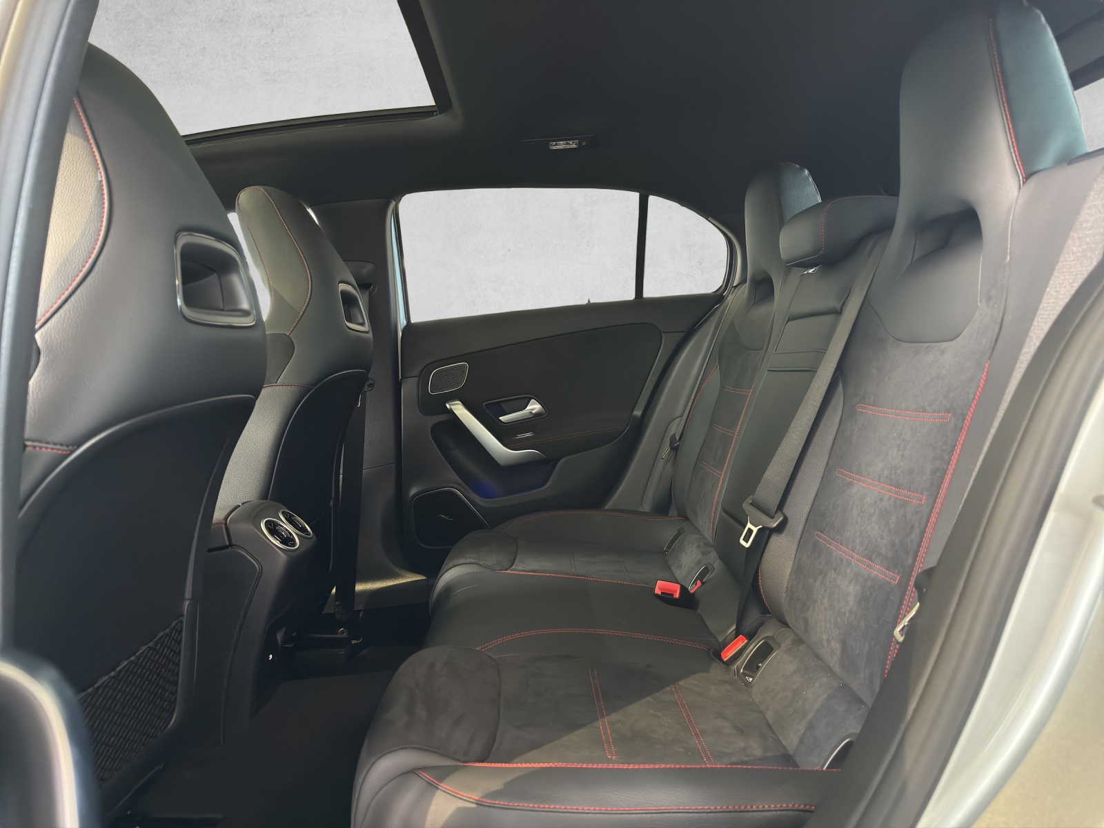 MERCEDES-BENZ A 250 4M AMG W177-showroom-element-2