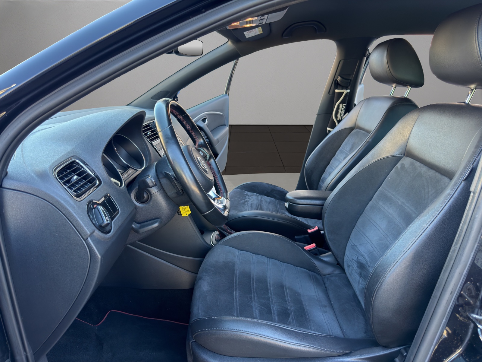 VW Polo 1.8 TSI GTI 230-image-8