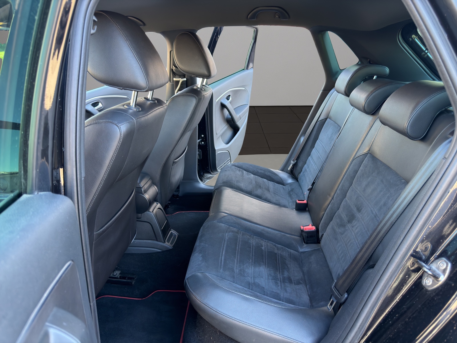 VW Polo 1.8 TSI GTI 230-image-12