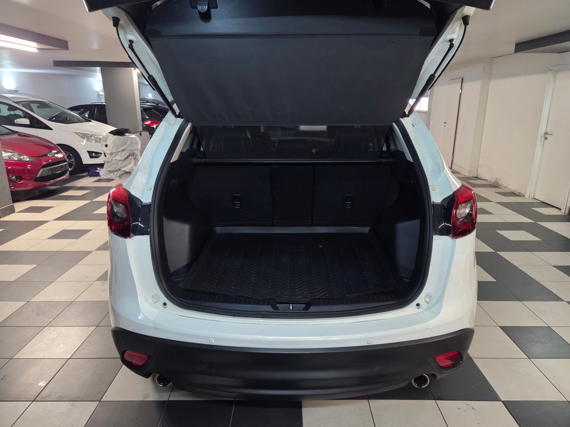 MAZDA CX-5 2.2 D HP Revolution AWD Automatic-image-11
