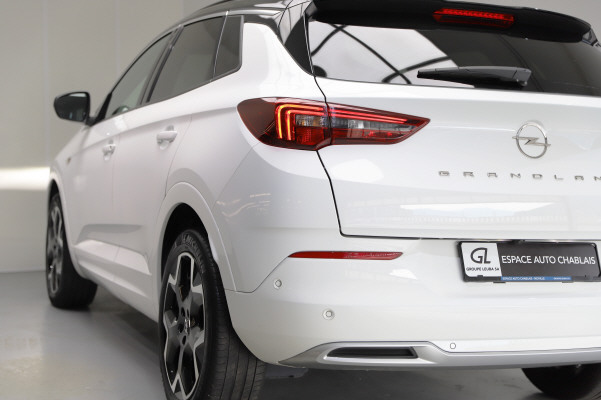 OPEL Grandland 1.2i Edition A-showroom-element-3