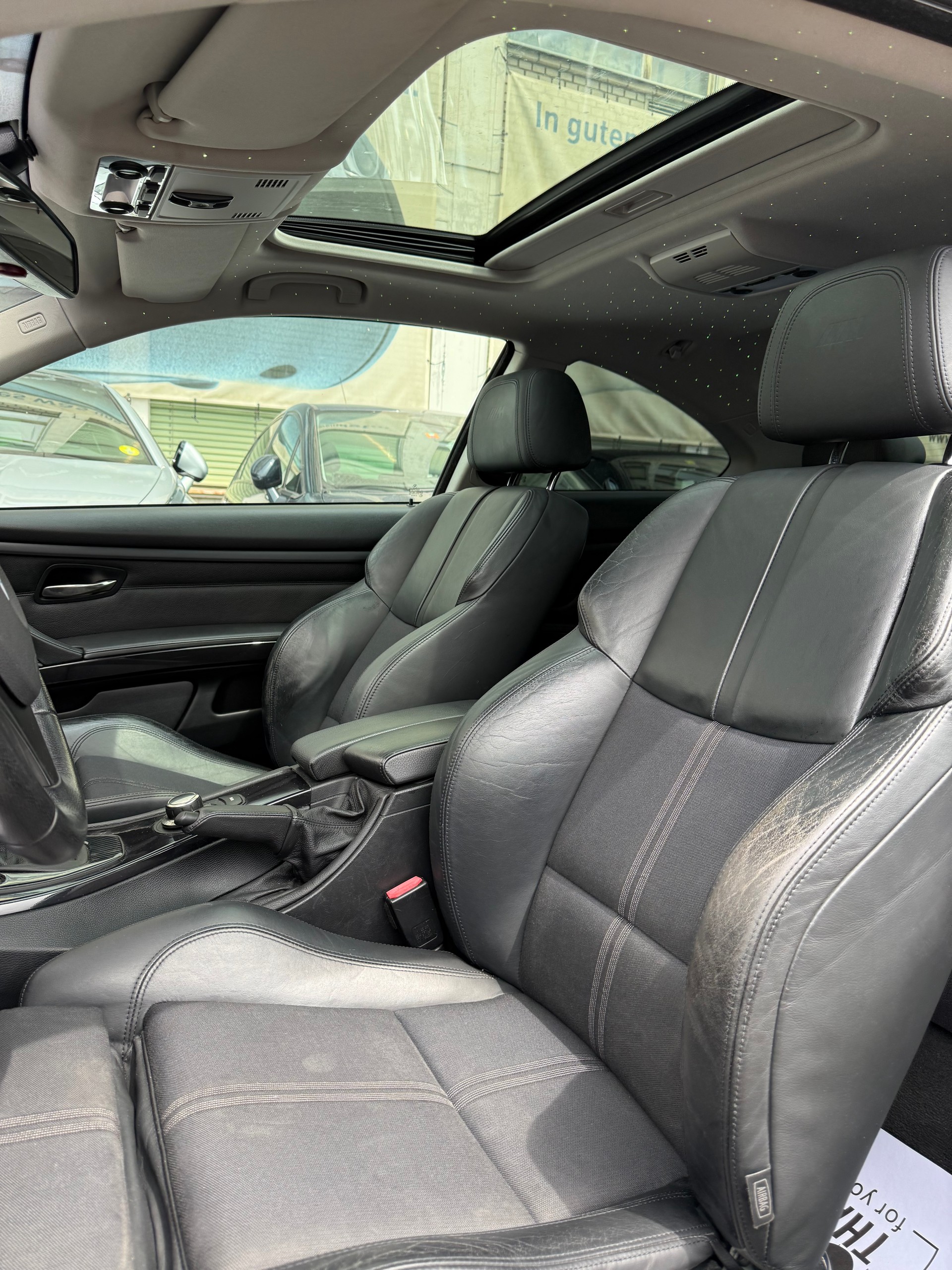 BMW 335i Coupé-image-12