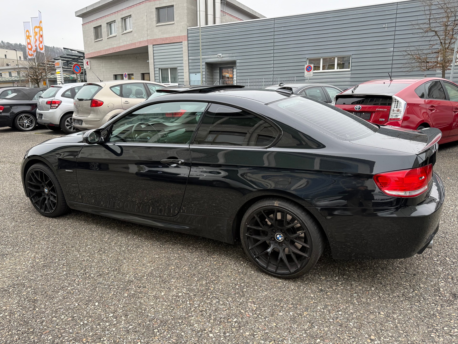 BMW 335i Coupé-image-2
