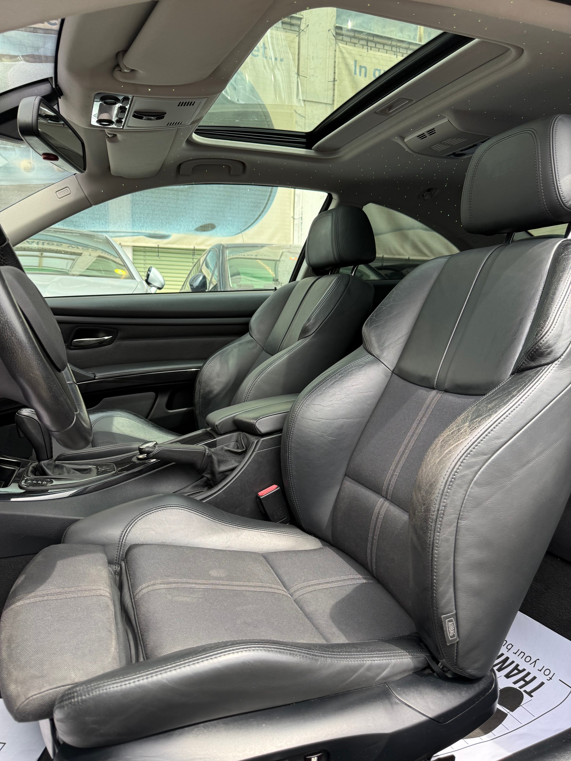 BMW 335i Coupé-image-11