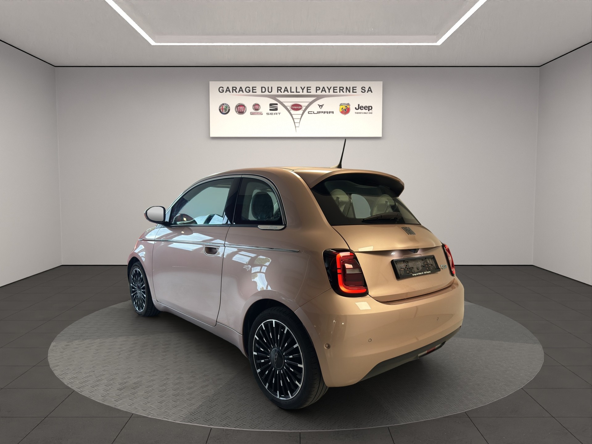FIAT 500 3+1 electric 87 kW La Prima-image-2