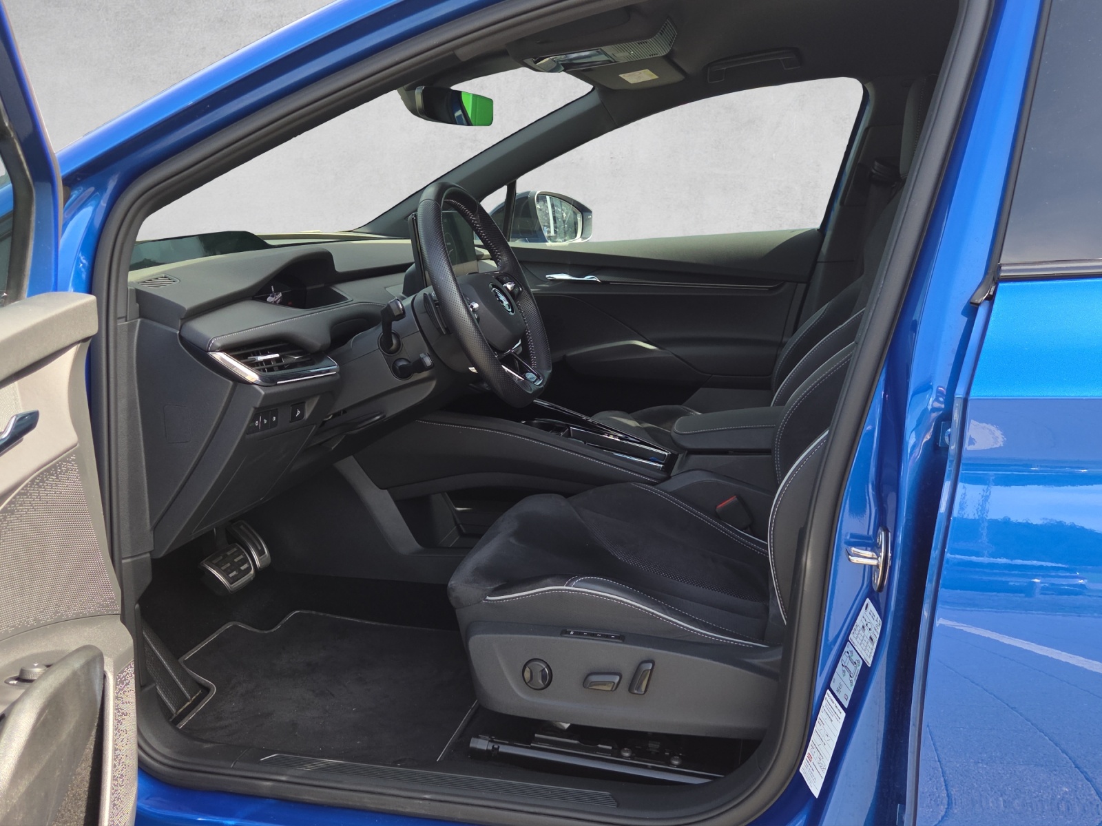 SKODA Enyaq iV 80x SportLine-image-8