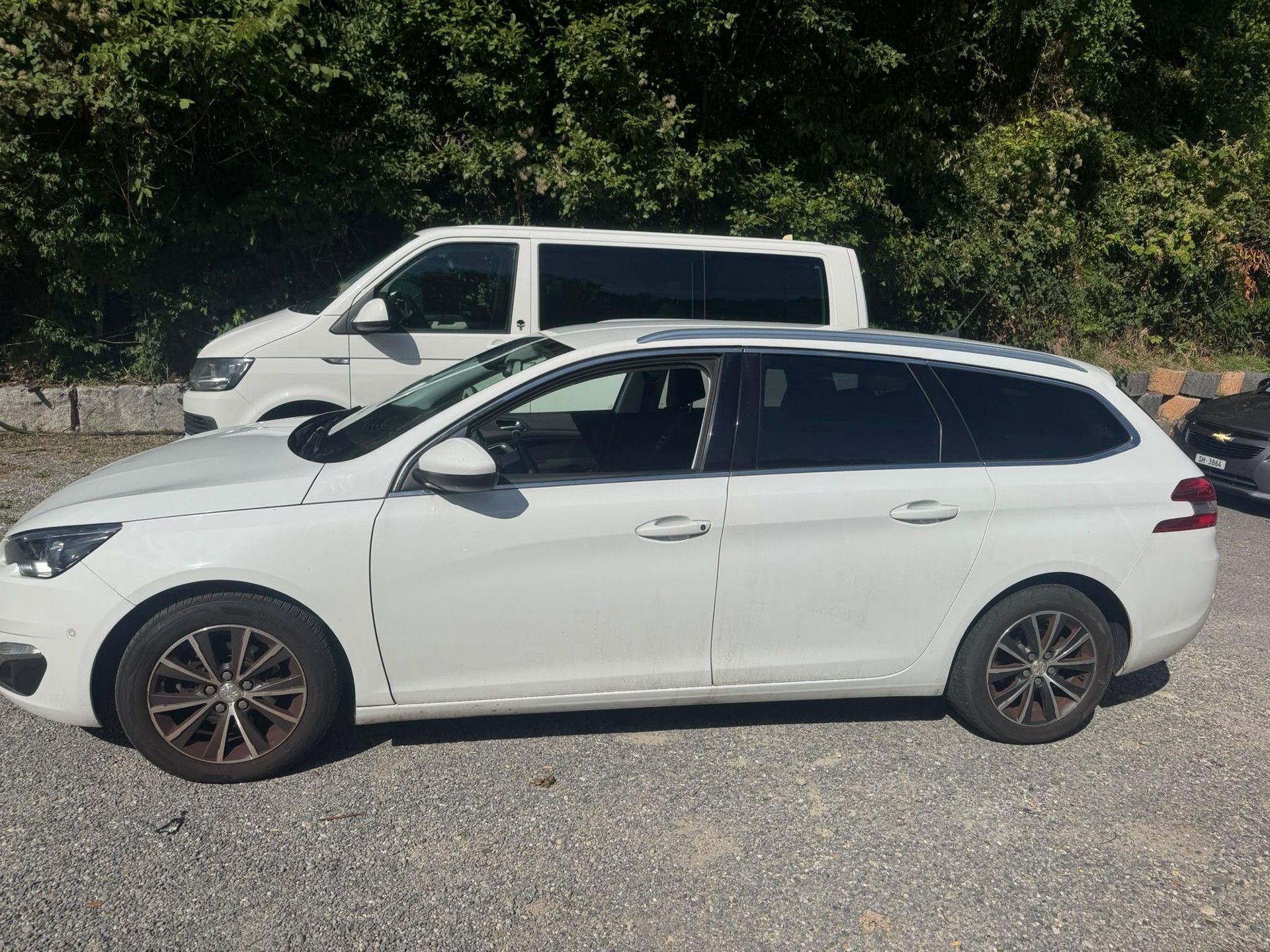 PEUGEOT 308 SW 1.2 THP Active-image-2