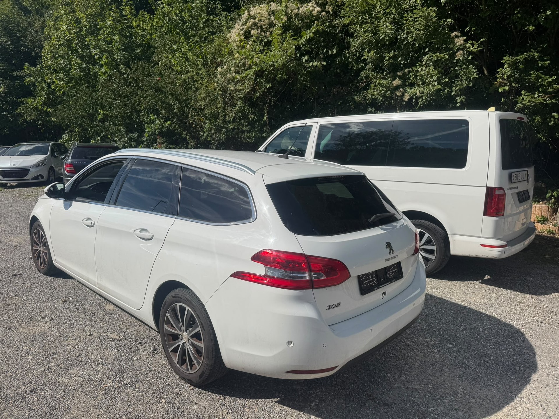 PEUGEOT 308 SW 1.2 THP Active-image-3