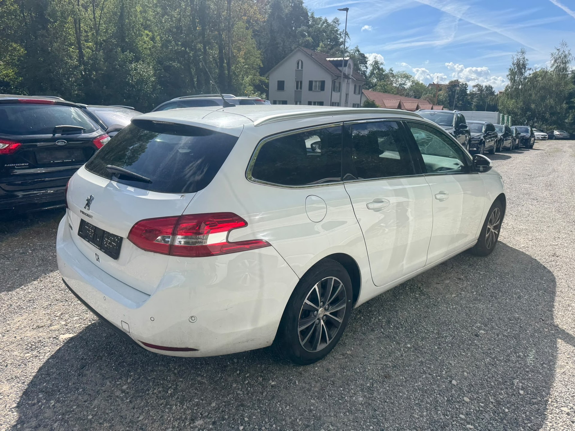 PEUGEOT 308 SW 1.2 THP Active-image-5