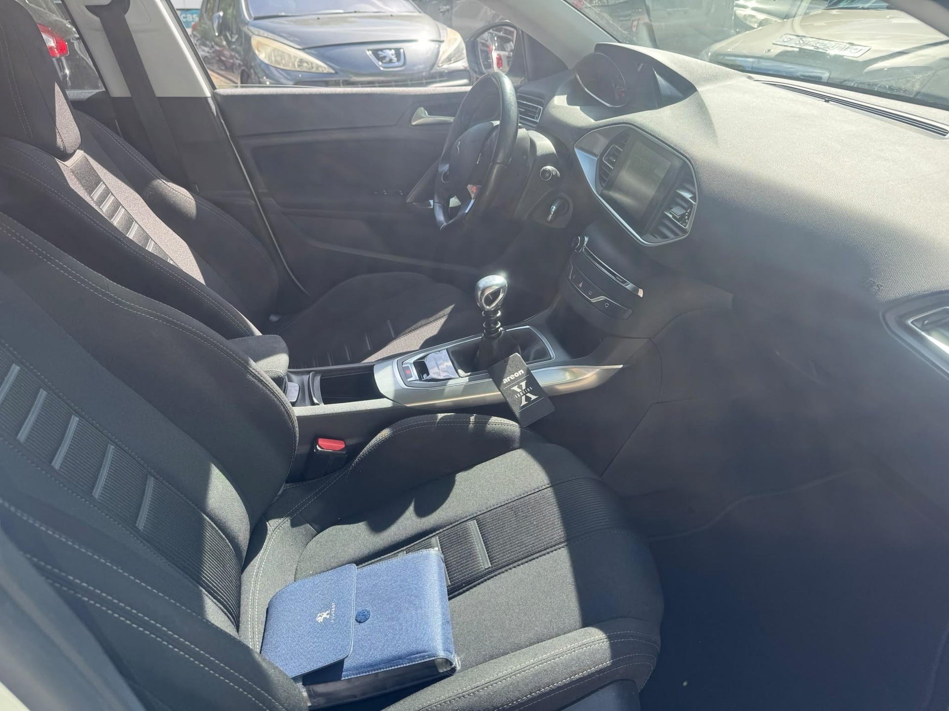 PEUGEOT 308 SW 1.2 THP Active-image-8