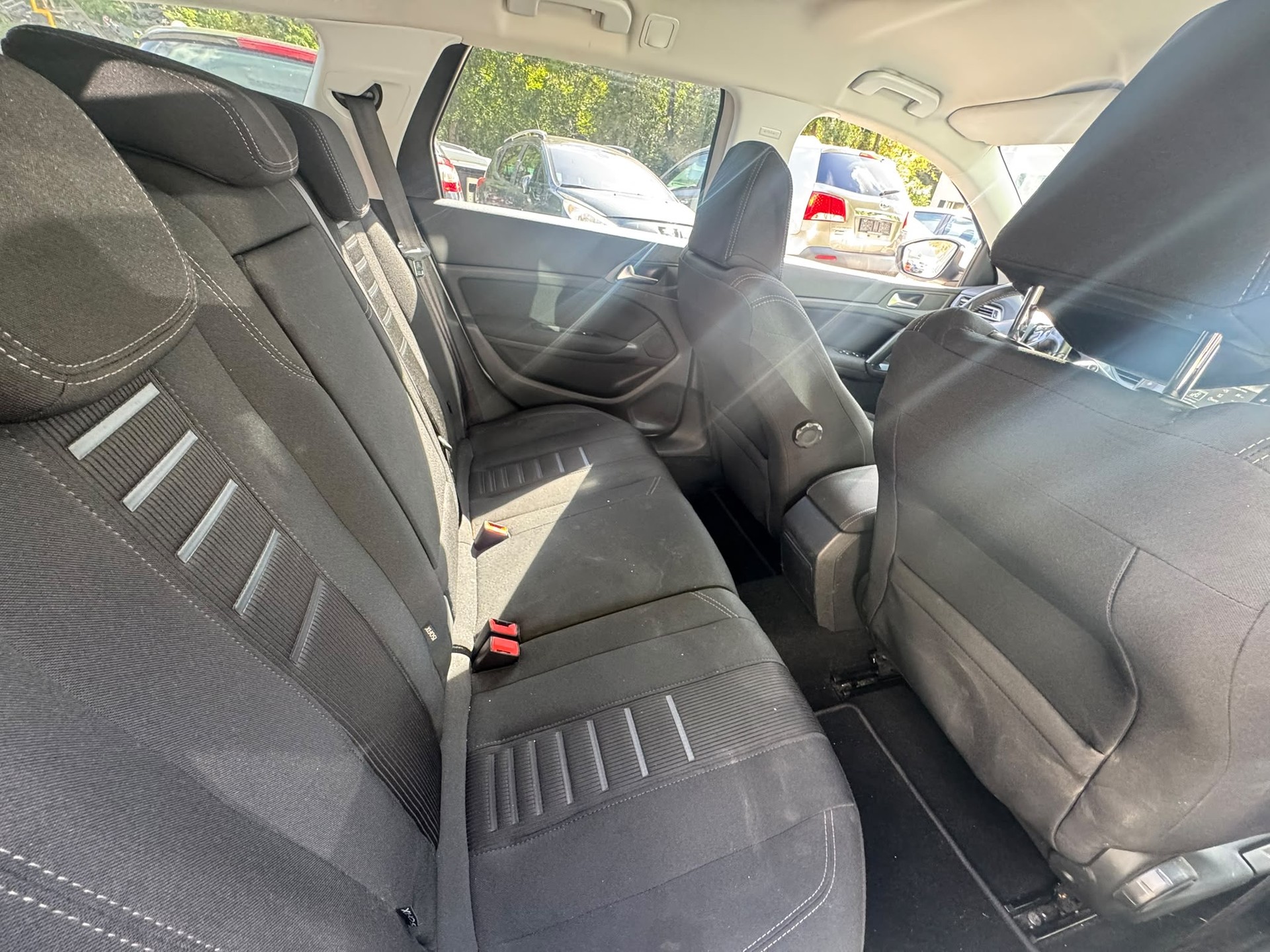 PEUGEOT 308 SW 1.2 THP Active-image-9