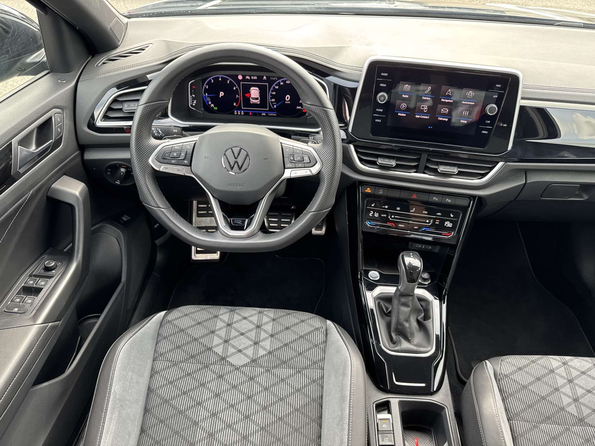 VW T-Roc 1.5 TSi EVO R-Line DSG-Automat-image-4