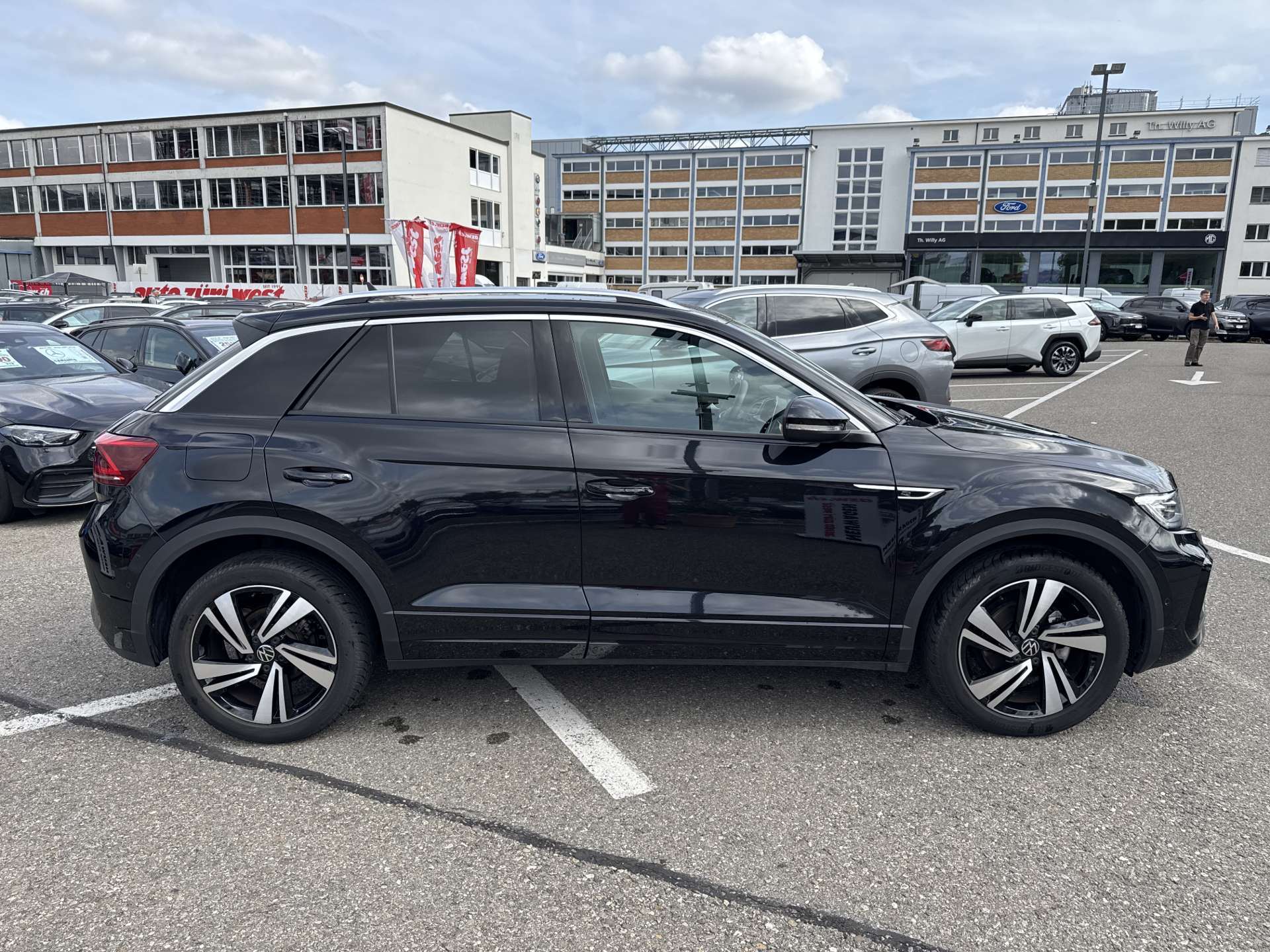 VW T-Roc 1.5 TSi EVO R-Line DSG-Automat-image-10